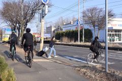 自転車ヘルメット、定着ほど遠く　事故時着用率わずか１３％　努力義務化１年