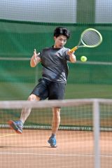 渡邊（帯北高）男子１８歳以下Ｖ　女子は高橋（帯緑陽高）制す　テニス全十勝室内単大会