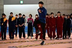 走りの秘訣、一流コーチに学ぶ―５年ぶりクレーマー陸上スクール 4