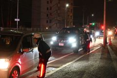 検問する帯広署員ら