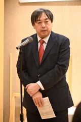 あいさつをする池田支部長