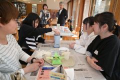 チョコレート作ってアフリカ学ぼう！　ＪＩＣＡ帯広の体験会に４０人 写真3