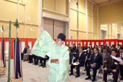 貯蔵施設内で行われた神事