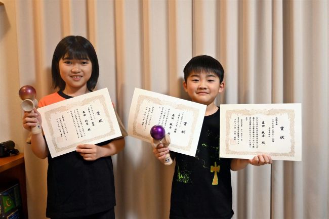 森田姉弟けん玉に夢中　帯緑丘小、集中力つき好影響も