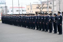整列する署員ら（１７日９時４０分ごろ、とかち広域消防局）