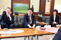 中小企業基盤整備機構の中沢北海道本部長が来社 2