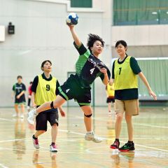 中学女子が女子制す、男子は帯三条高Ｖ　帯広ハンドボール協会コート開き大会