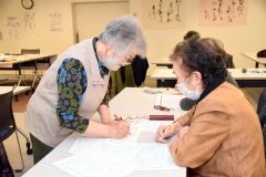 ２０人が書道楽しむ　陸別でふれあい昼食交流会 2