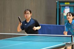 【個人戦女子Ａ】女子Ａを制した河村（左）と小山（右）