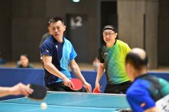 【個人戦男子Ａ決勝】決勝戦で躍動する馬渕（左）と中野（右）