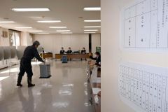 24年ぶりに投票が行われた広尾町長選(午前9時15分、第一投票所)