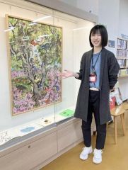 本別町出身の絵本作家きくちさん　本別町図書館に本人直筆の絵画