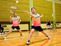 石原・及川組（帯大谷）女子１部複頂点、男子は小川・和賀組（同）制す　全十勝高校春季バドミントン 3