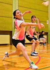 石原・及川組（帯大谷）女子１部複頂点、男子は小川・和賀組（同）制す　全十勝高校春季バドミントン