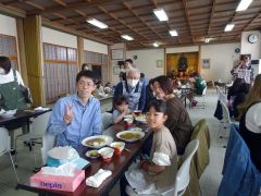 地域食堂「つながり」、カレーで笑顔　帯広の大然寺で初開催 3