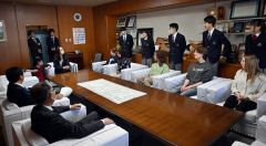 カナダの高校生が広尾を訪問 2