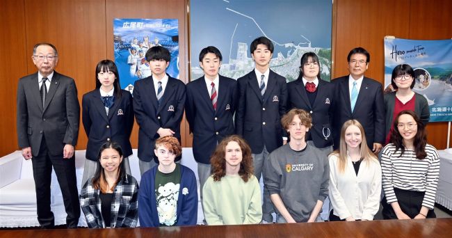 カナダの高校生が広尾を訪問