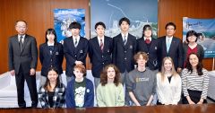カナダの高校生が広尾を訪問