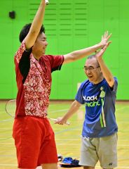 長谷川・菅原組女子１部Ｖ、男子同は庄司・長船組制す　春季勝毎杯全十勝社会人バドミントン複大会 5