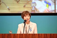 開会式であいさつする上野ガバナー
