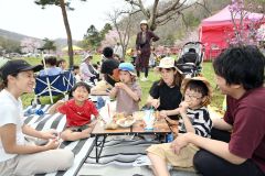 本別山渓つつじ祭り（金野和彦撮影）
