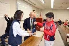 抽選を行う選手