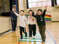 横断歩道の渡り方を学んだ児童