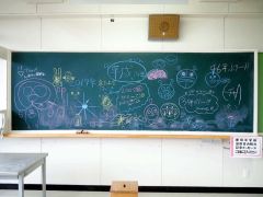 ２２０人が旧校舎に別れ告げる　豊頃中見学会 2