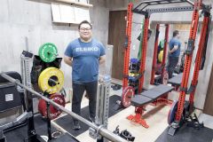 自宅に設けたトレーニングルームで