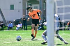 【第３節・帯北高―旭川実高２ｎｄ】同点のゴールを決める帯北のＦＷ今野陽斗