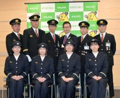 辞令を受けて意気込む女性消防団員ら