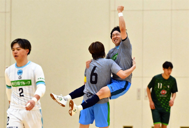 【写真】点の取り合いで観客魅了 ソルプレーサ十勝とエスポラーダ北海道がプレシーズンマッチ