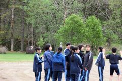 中学校にクマ出没を想定し、池田署が関係機関と訓練 8