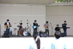 試験演奏をする「Ｌｕｎｅｔｔｅｓ」（平栗玲香通信員撮影）