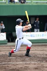 【準決勝・帯大谷－帯工】帯大谷は初回１死二塁から荒木拓翔が右前適時打を放ち先制する（須貝拓也撮影）