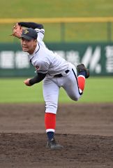 【決勝・帯大谷－帯三条】帯大谷の２番手として５回から登板した渡邉祥太投手（須貝拓也撮影）