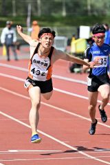 【男子１００メートル】１１秒０で優勝した松本琢夢（白樺学園）