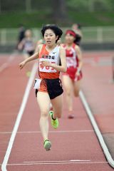 【女子８００メートル】２分２８秒７４で優勝した中橋奏瑛（白樺学園）