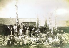 八千代駅から出征兵士を送り出した時の写真。戦前、戦中、戦後の十勝とともに歩んだ十勝鉄道
