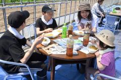 大豆の種まきに汗　ＴＯＫＯＲＯＺが初イベント 5