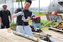 念願の「キノコ食育植菌体験会」開催　足寄・農業法人「アイザックス」相澤会長 写真5