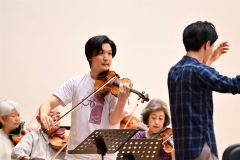 帯広交響楽団とのリハーサルに臨む成田さん