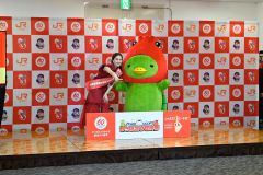 「えびせん」特別新幹線も運行　カルビー×ＪＲ東海　誕生６０周年でコラボ 2