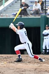 【１回戦・帯大谷－北海】帯大谷は３回１死から臼井啓真が右中間二塁打を放ち、先制点の足がかりとする