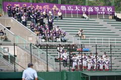 【１回戦・帯大谷－北海】三塁側から声援を送った帯広大谷の応援席