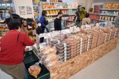 コストコ商品求め人出　再販常設店「テキコス」開店 8