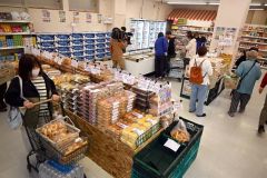 コストコ商品求め人出　再販常設店「テキコス」開店 9