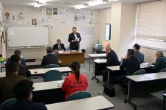 議論中の十勝災害支援協議会員ら（２１日午後１時４０分ごろ、音更アシストワン）