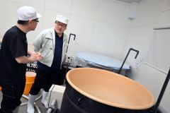 能登地震被災酒蔵杜氏の日吉さん、銘酒支援先の碧雲蔵を訪問「酵母の状態はとても元気」 12