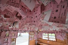 本記　幸福駅　次の１０年に向け壁いっぱいの切符撤去 写真8
